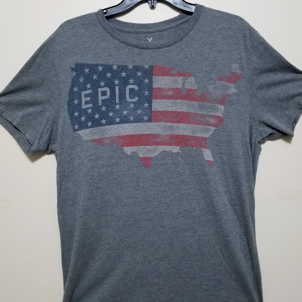 AE Epic America Gray Patriotic Graphic T. Size M.